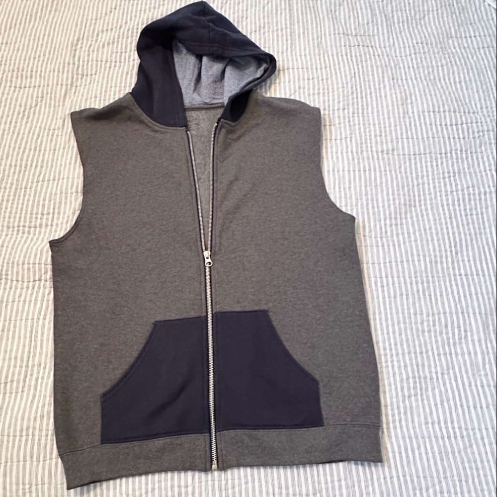 2XL - 18 - Fruit of the Loom front zipper, hooded vest, boys sizing, gray blue